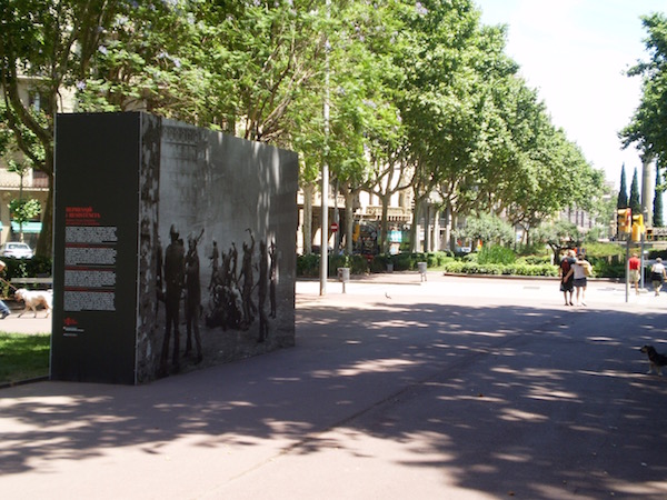 Los Grises on Passeig de Sant Joan, February 1976