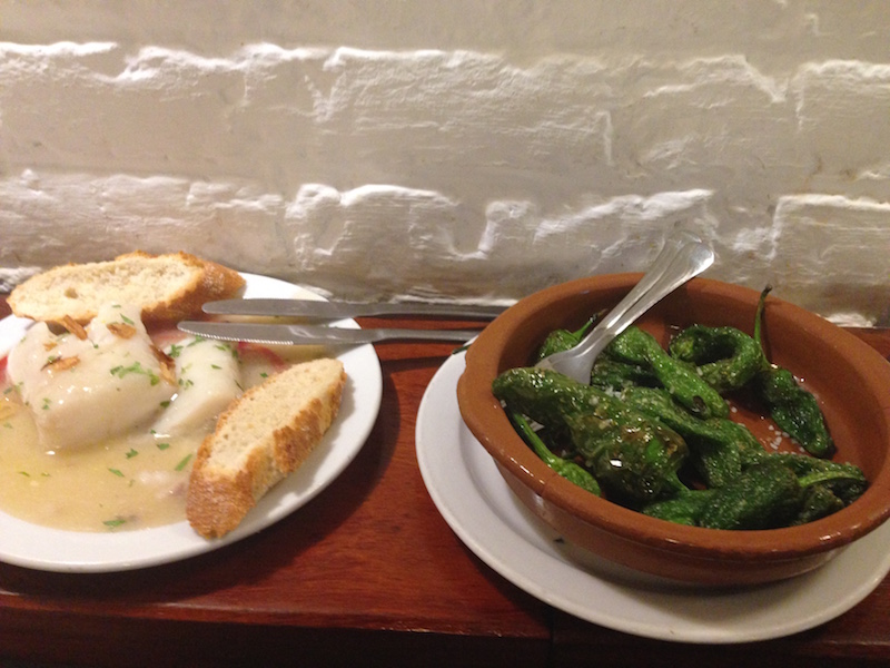 Bacalao al pil pil con pebrots de Padrón by Bil Sinclair