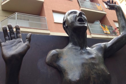 Pigeon Girl Sculpture, Plaça Diamant, Barcelona, Bill Sinclair